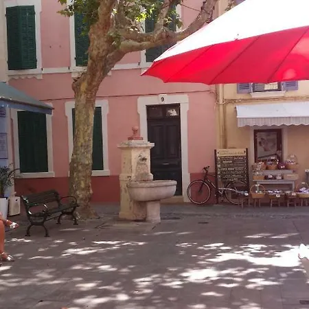 Lägenhet Castel Courrau Sanary-sur-Mer